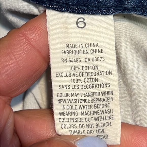 American Eagle Destructed Jean Shorts sz 6 Like New - Picture 10 of 10